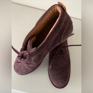 Clarks Womens Burgundy Suede Lace Up Ankle Chukka Boots Size 8